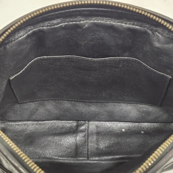 CHANEL Black Lambskin Camera Bag Vintage - Picture 10 of 16